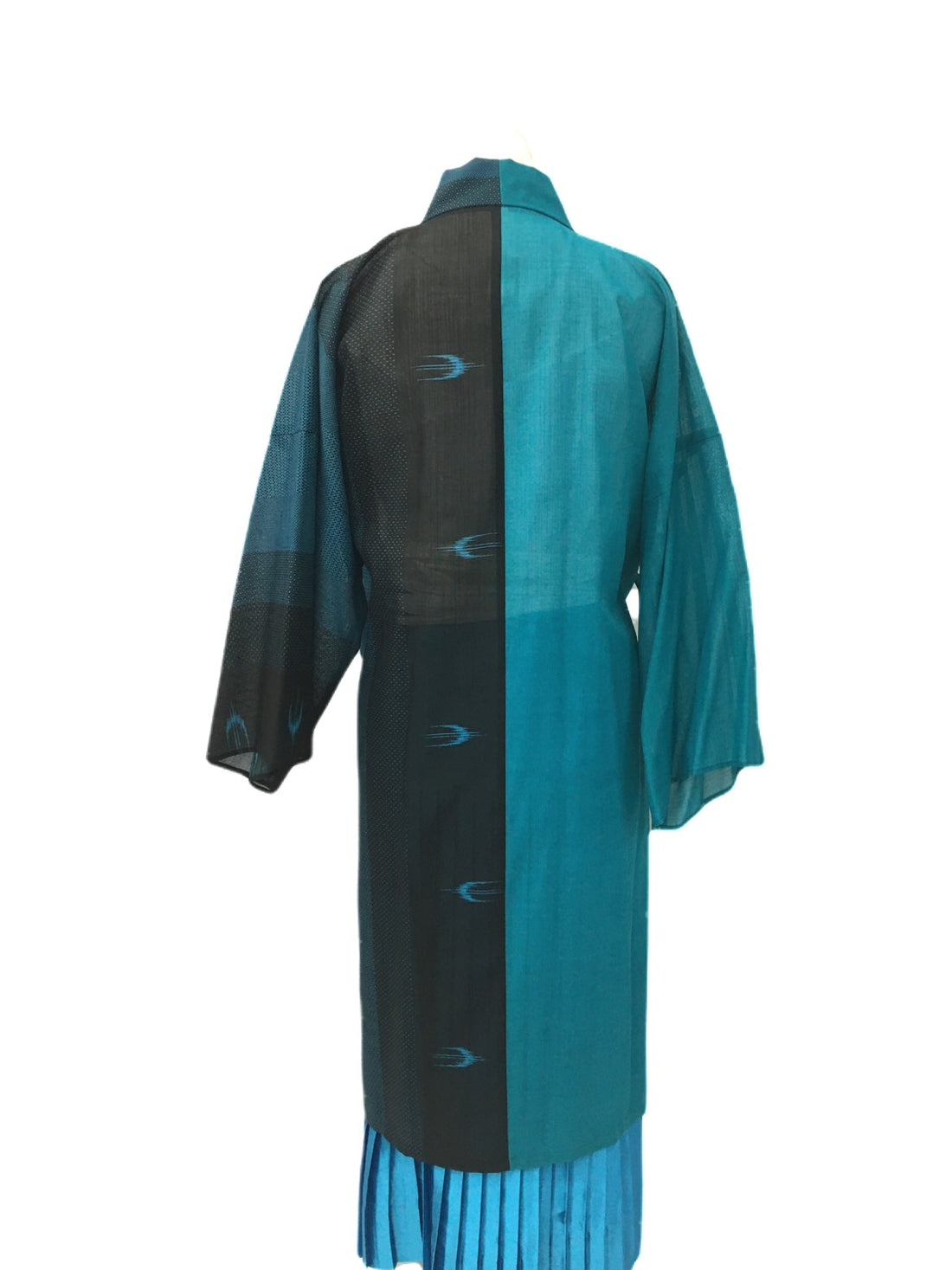 琉球絣ハーフ稽古着 ハーフ衣裳/稽古着】大絣×無地黒 | つは琉球店